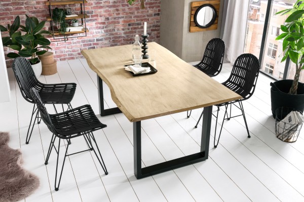 Tisch 160 x 85 cm, Platte hell gekälkt, Gestell schwarz TABLES & CO Platte Akazie, Gestell Stahl